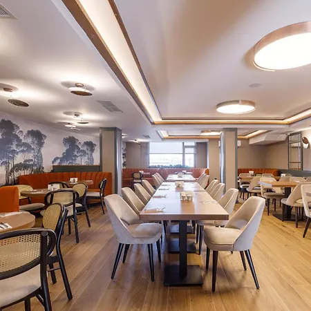 Hotel Regnum & 5*