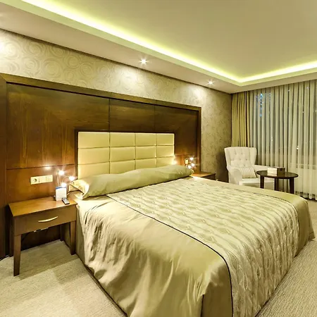 Hotel Regnum &