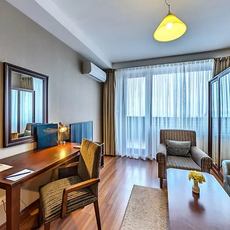 ホテル Regnum & バンスコ