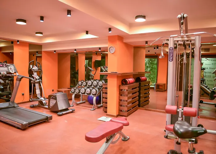 Regnum & מלון בנסקו