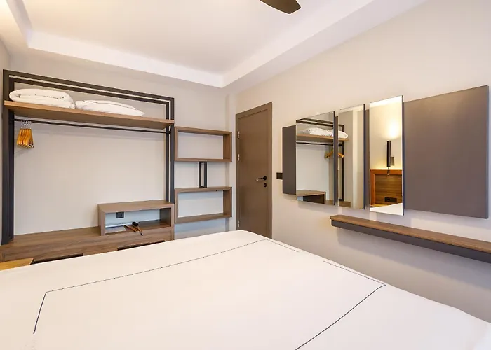 Regnum & מלון בנסקו