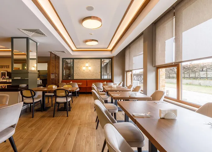 מלון Regnum & בנסקו